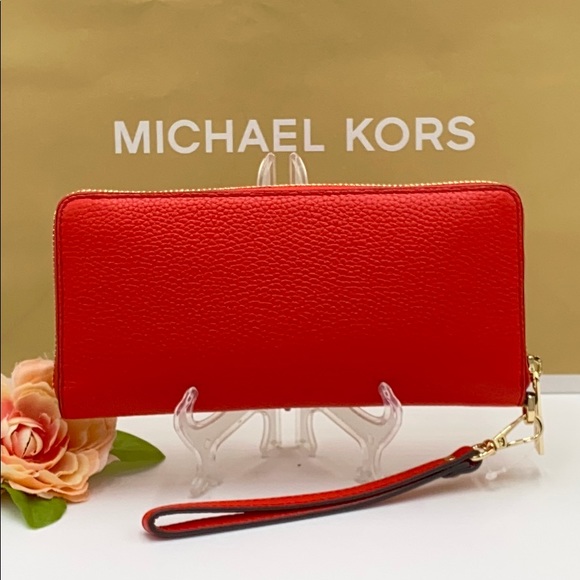 MICHAEL KORS LARGE TRAVEL CONTINENTAL DARK SANGRIA - Picture 3 of 16